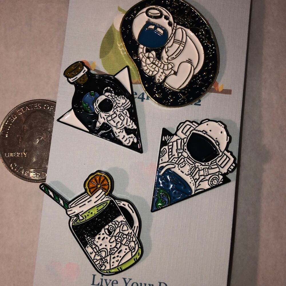 4 Piece Pin Set Brooch Astronaut